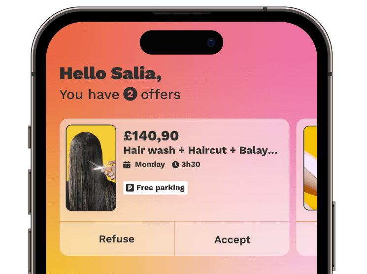 A smartphone screen showing a job offer on the Wecasa app.