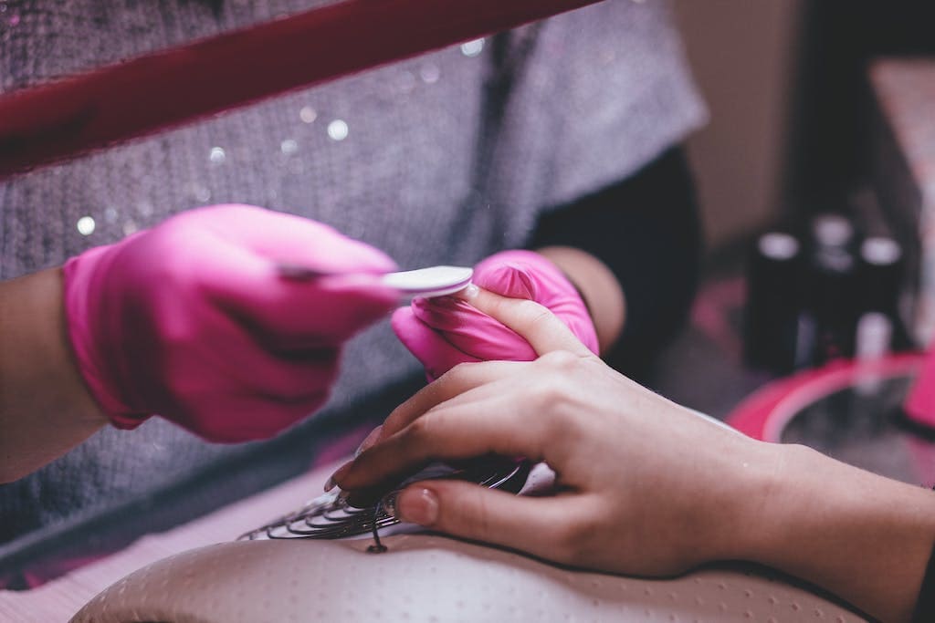 5 Ways to Strengthen Your Nails After Removing Acrylics, Straight From Pros