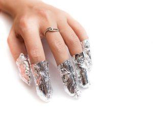Removal of gel nail polish using a foil