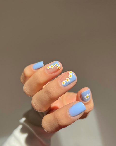 baby blue nails