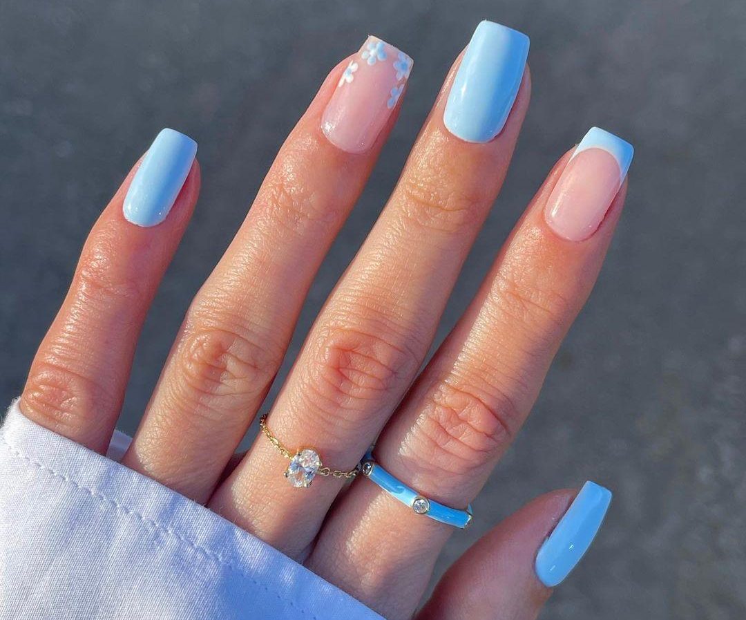 baby blue nails