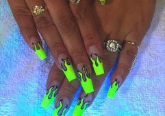 14 Stylish Bright Summer Nails & Colours to Try (2022)