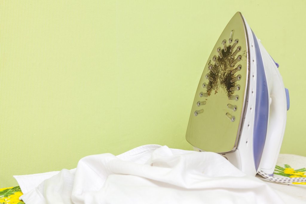 Dirty iron - How to remove and clean stains from your iron