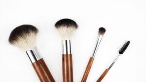 how to clean makeup brushes