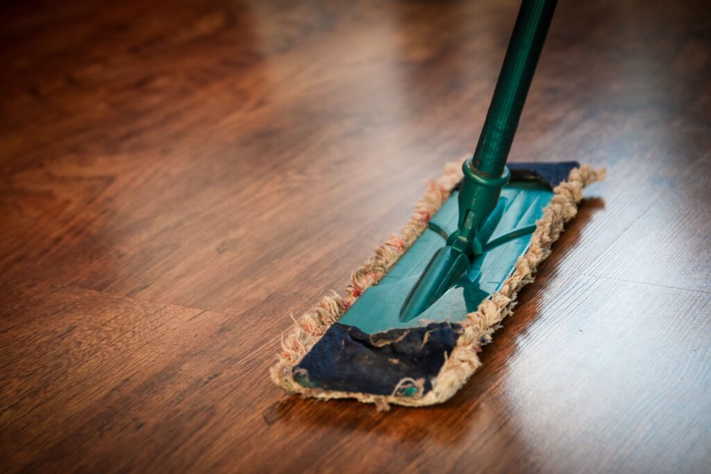 How to clean wood floors ? wood floors cleaning after home renovation