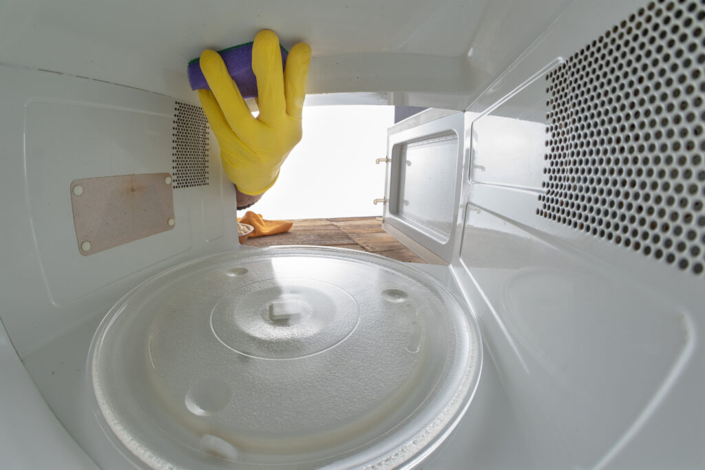 How to clean a microwave Best cleaning hacks