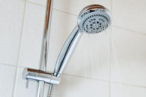 cleaning shower head