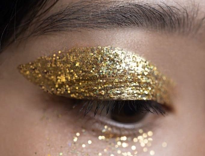 Glittery Gold Eyeshadow