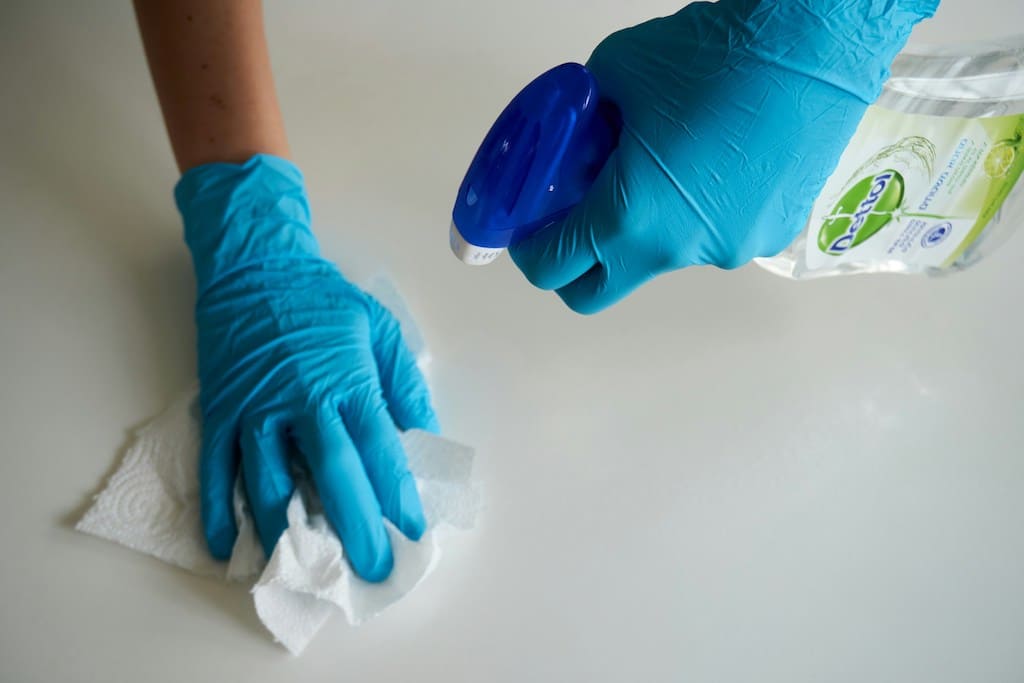 cleaning gloves