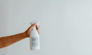 Cream cleaner cleaning solution