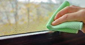 Cleaning water condensation on window